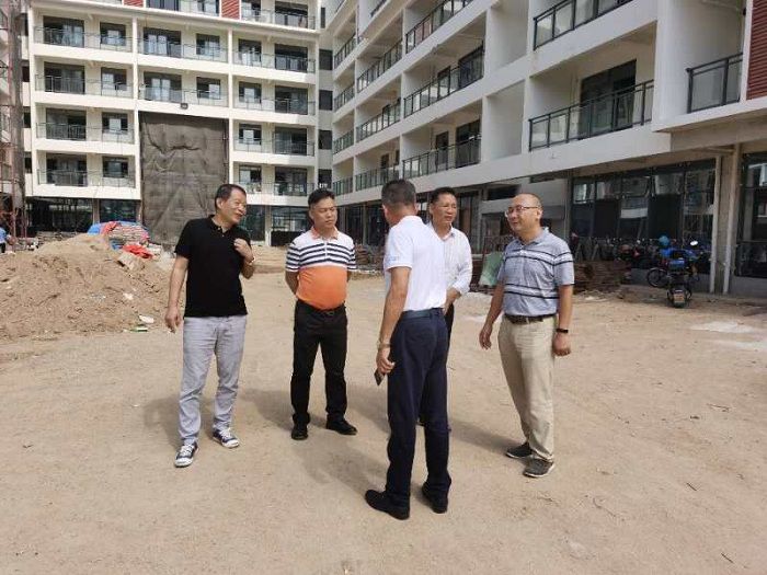 查抄现场。梁红玉 摄.jpg