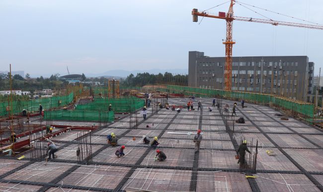 广西交通职业技术学院四塘校区项目赶工现。ńㄍ迹.jpg