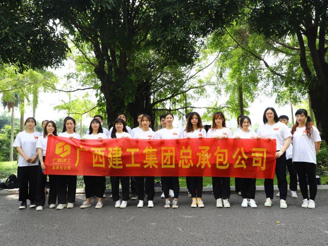 座谈会现场。杨桂峰 摄（建图）.jpg