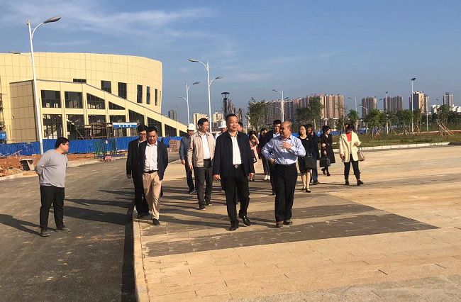 调研现场。何传康 摄（建图）.jpg