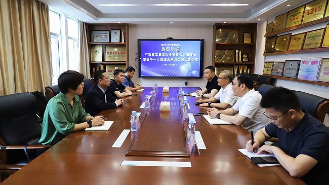互换会现场。郑诗宝 摄（建）.jpg