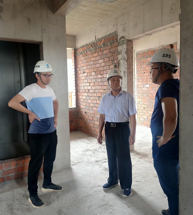 张强到竹塘路项目领导创优工作。胡江 摄（建图）.jpg
