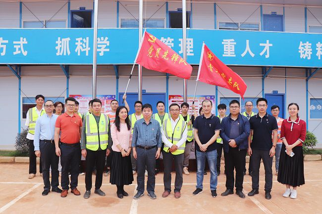 合影留想。周煜川 摄（建图）.jpg