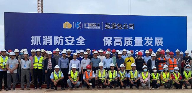 合影留想。熊赞 摄（建图）.jpg