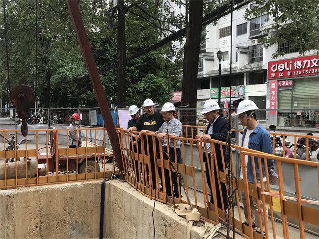 查抄现场。韦吉亮 摄（建图）.jpg